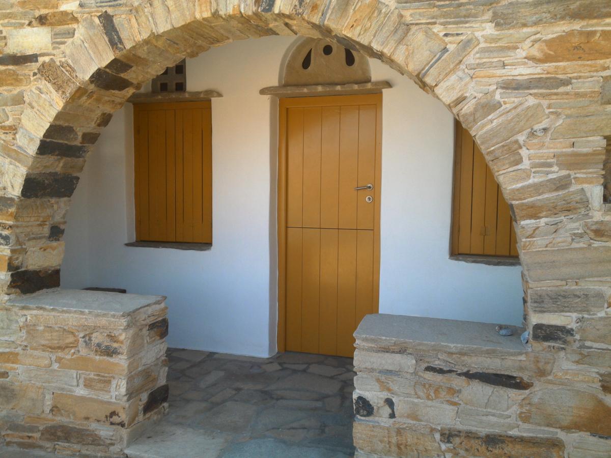 Parodosiako Diamerisma Rochari Platia  Exterior photo